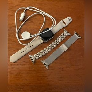 Starlight Apple Watch, Series 7, 45MM, Aluminum and ceramic case.